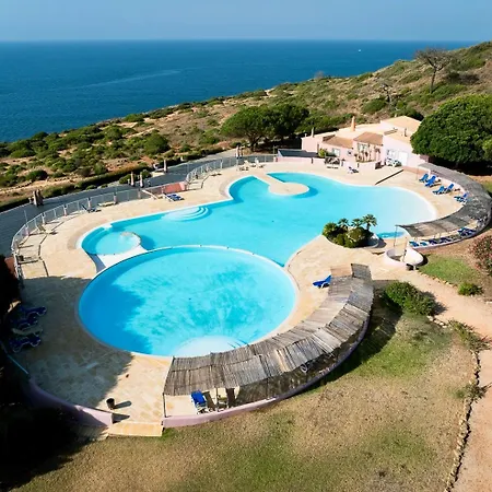 2 Bdr With Ocean-view Shared Pool, Luz, Lagos بيت للعطل *