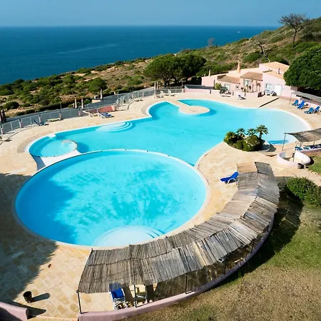 2 Bdr With Ocean-view Shared Pool, Luz, Lagos