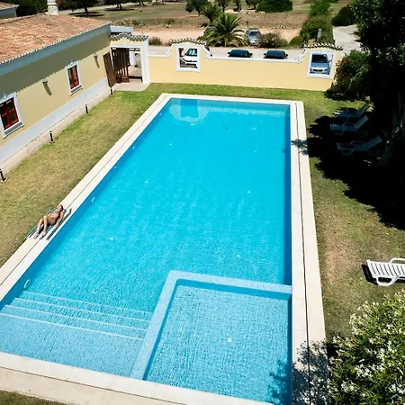 Сasa de vacaciones 2 Bdr With Ocean-view Shared Pool, Luz, Lagos Luz